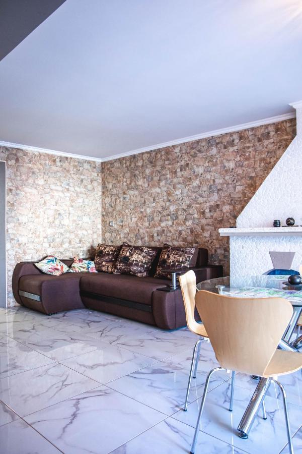 Apartments Relax Салоу Экстерьер фото