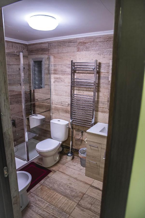 Apartments Relax Салоу Экстерьер фото