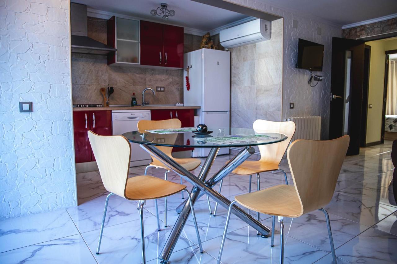 Apartments Relax Салоу Экстерьер фото
